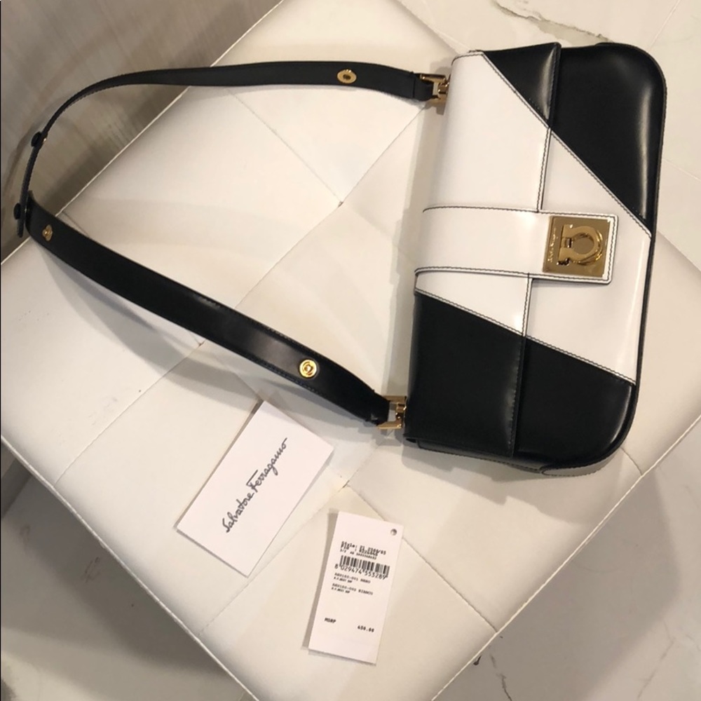 Authentic Ferragamo shoulder bag - Picture 5 of 7